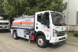 Dongfeng 4500 Liters Oil Truck 