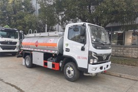Dongfeng 4500 Liters Oil Truck 