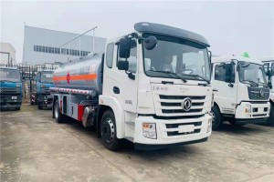 Dongfeng 12900 Liters Fuel Tank Truck 