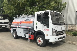 Dongfeng 4500 Liters Oil Truck 