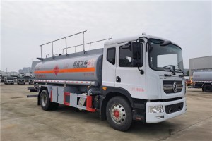 Dongfeng 12700 Liters Oil Truck 