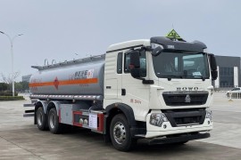 Sinotruk HOWO 6X4 18.1 cbm Oil Transport Vehicle