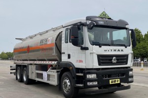Sinotruck Sitrak 6X4 19.1 cbm Oil Transport Vehicle