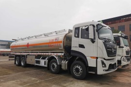 Dongfeng 8X4 29.7m³ Oil Delivery Truck 