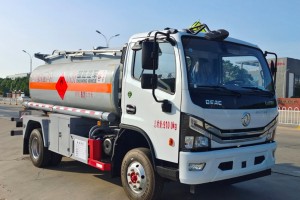  Dongfeng 4X2 5 Tons Refueling Truck With Fuel Dispenser
