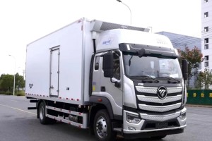 Mercedes Benz Auman 4X2 refrigerated truck