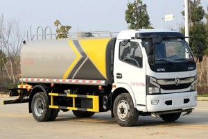 Dongfeng K7 9m³ water sprinkling truck