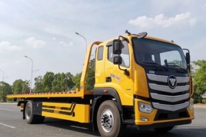 Mercedes Benz Ouman 4X2 one to two flatbed obstacle clearing vehicle