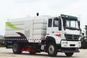 Sinotruk Steyr 4X2 cleaning and sweeping truck