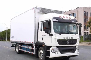 Sinotruk HOWO TX 6.8m Refrigerated Truck 