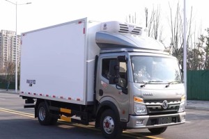 Dongfeng D6  refrigeration van truck