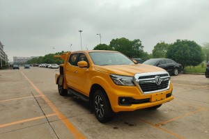 Dongfeng heavy-duty pickup truck obstacle clearing vehicle